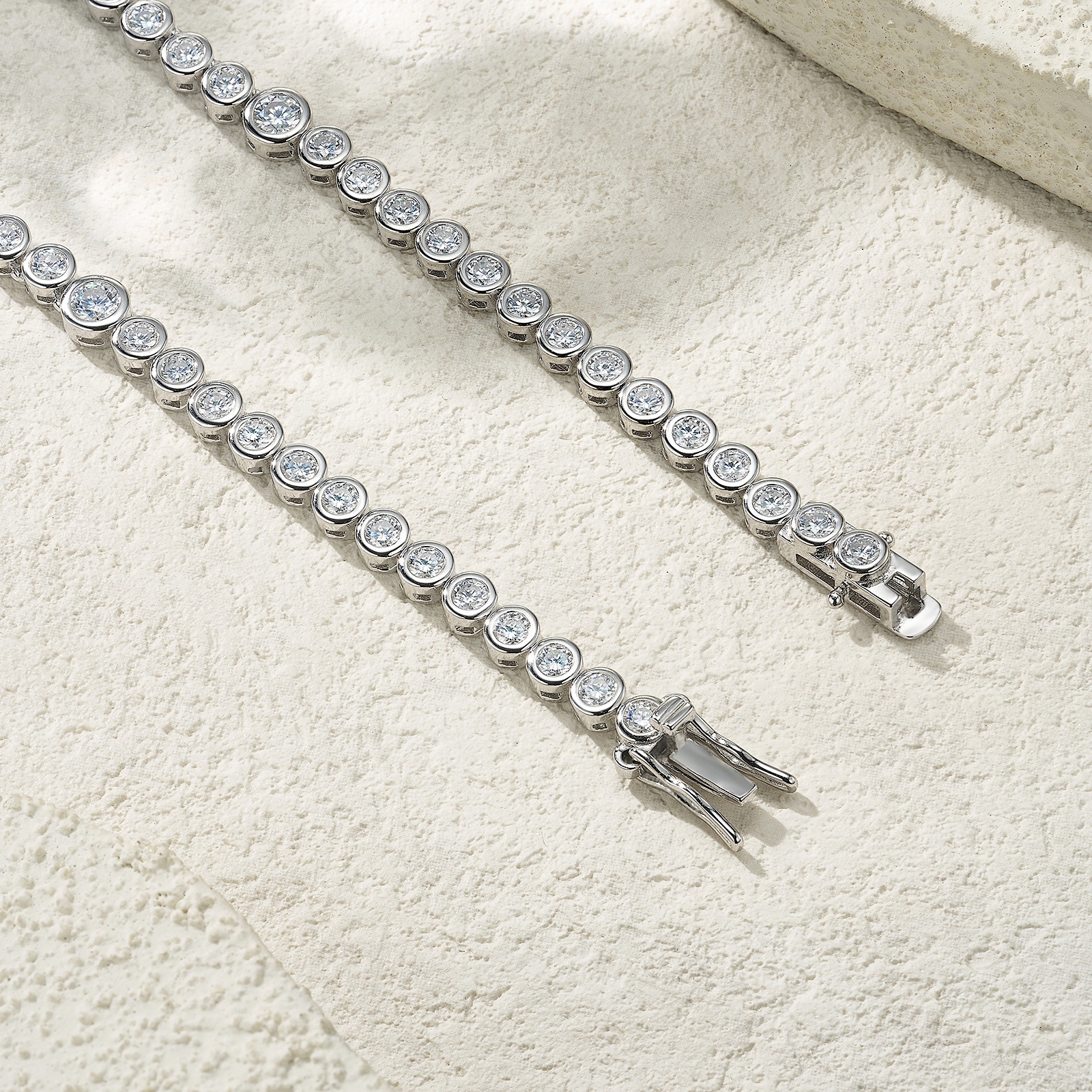 A Luxurious And Fashionable Minimalist Jewelry Pendant Necklace Featuring Top-quality Moissanite, Made Of S925 Silver Electroplated With Platinum. - Image 6