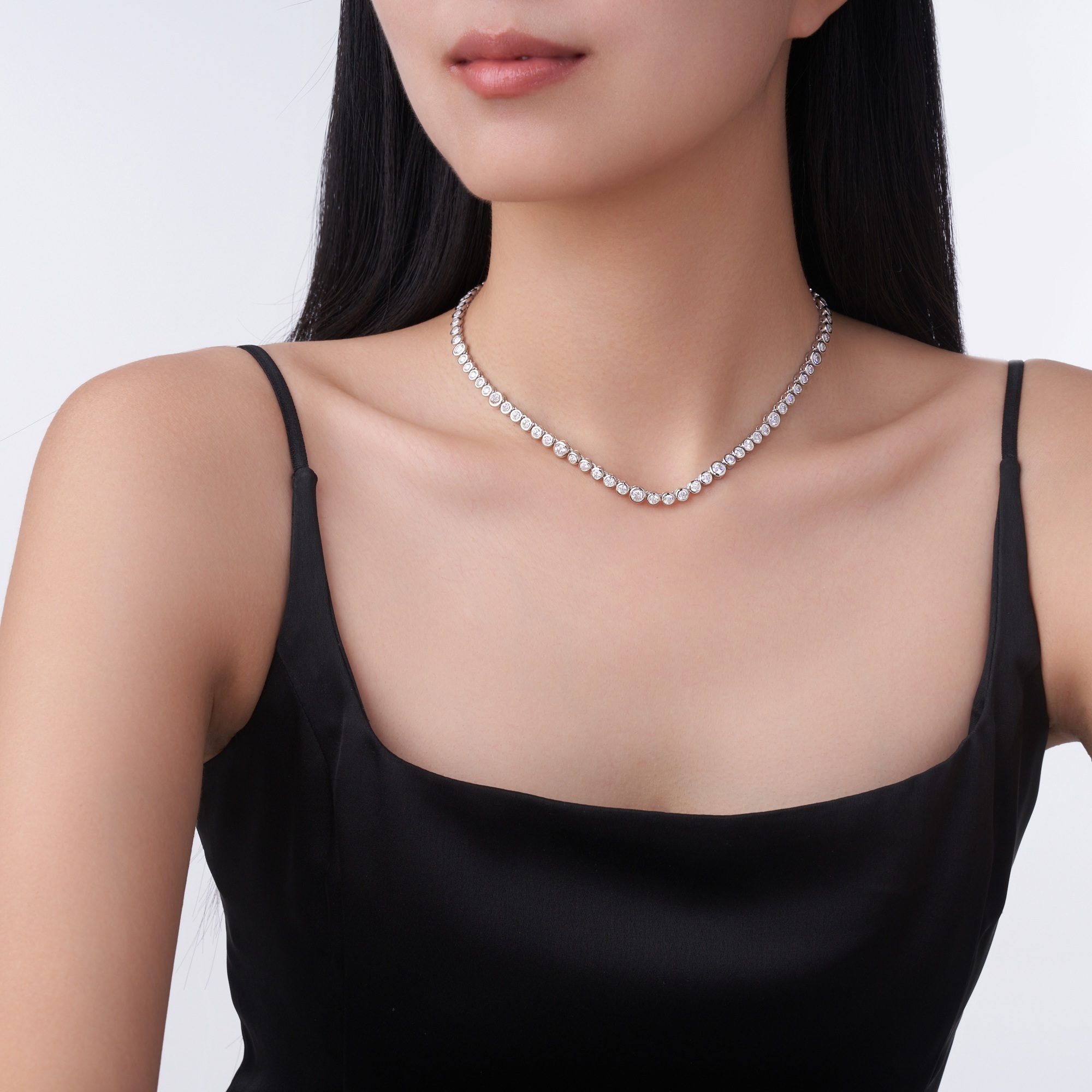 A Luxurious And Fashionable Minimalist Jewelry Pendant Necklace Featuring Top-quality Moissanite, Made Of S925 Silver Electroplated With Platinum. - Image 5